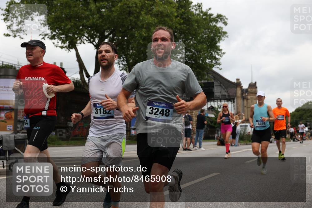 29.06.2025 - hella hamburg halbmarathon Yannick Fuchs http://msf.ph/oto/8465908 29.06.2025 10:57:14 20KM 1126, 1420, 1427, 1722, 1724, 1881, 1992, 2424, 2582, 2683, 3182, 3248, 3360, 3625, 4370, 4389, 4538, 4665, 5058, 5511, 5653, 5708, 5734, 5763, 6142, 6631, 6966, 7333, 8176, 8469, 8478, 8721, 8822, 9124, 9554, 9681, 9899, 10128, 11402, 12004, 12513, 12836, 12978, 13528, 13551, 13739, 14313, 14917, 15137, 15516, 16371, 16420, 16478, 16540, 16872, 17045, 17757, 17818, 17890, 18028, 18355, 18359, 18452, 18999, 19241 meine-sportfotos.de