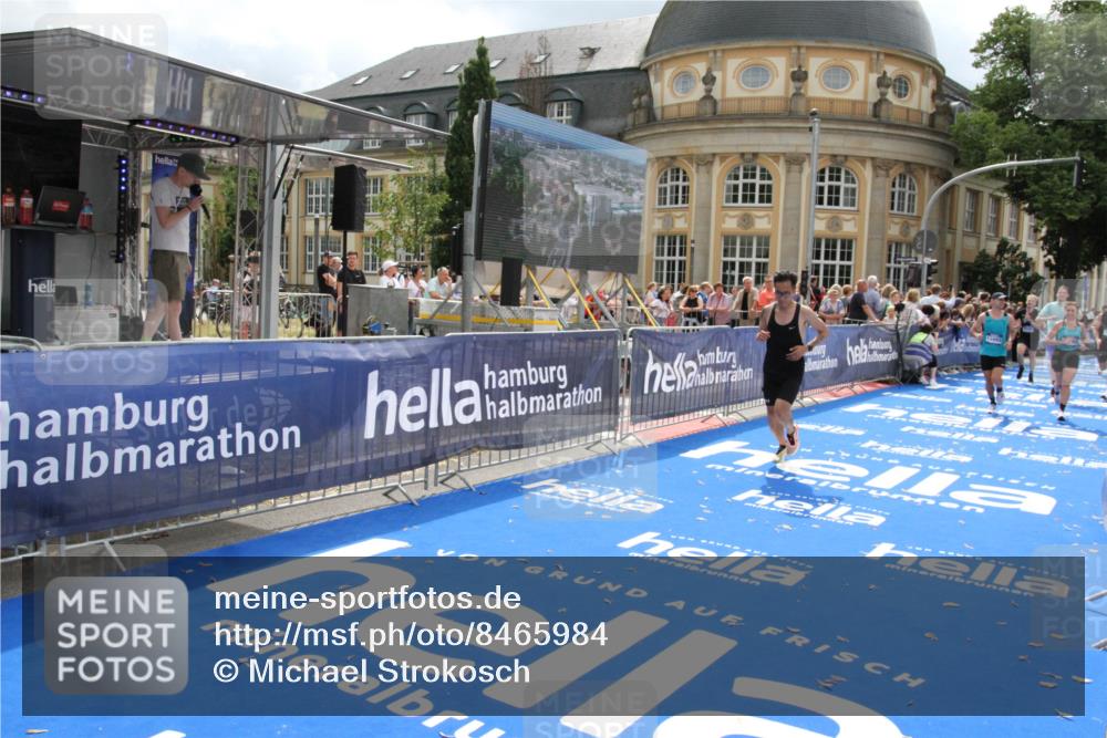 29.06.2025 - hella hamburg halbmarathon Michael Strokosch http://msf.ph/oto/8465984 29.06.2025 10:34:03 Ziel 9345, 9519, 11019, 11227, 13493, 13494, 14448, 15268, 15500, 17877 meine-sportfotos.de