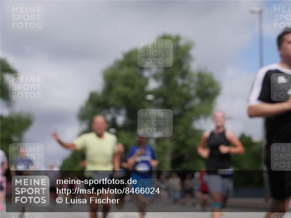 29.06.2025 - hella hamburg halbmarathon Luisa Fischer http://msf.ph/oto/8466024 29.06.2025 10:41:47 Kennedybrücke 2113, 2151, 3094, 3095, 3323, 3841, 3927, 5161, 5300, 6199, 6200, 6751, 7118, 7119, 7165, 7692, 7849, 7914, 8583, 9689, 9699, 10584 meine-sportfotos.de