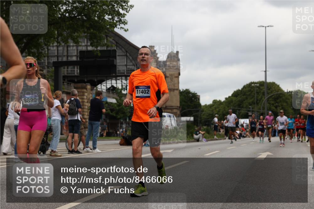 29.06.2025 - hella hamburg halbmarathon Yannick Fuchs http://msf.ph/oto/8466066 29.06.2025 10:57:16 20KM 1126, 1184, 1722, 1724, 1881, 1992, 2424, 2582, 3182, 3248, 3360, 3625, 4370, 4538, 4665, 5058, 5511, 5653, 5708, 5734, 5763, 6142, 6631, 6966, 7243, 7333, 8176, 8469, 8478, 8721, 8822, 9124, 9439, 9554, 9681, 9899, 10128, 10866, 11402, 12004, 12513, 12836, 13528, 13551, 13739, 14313, 15137, 15516, 15550, 16371, 16420, 16478, 16540, 16872, 17045, 17757, 17818, 17890, 18028, 18355, 18359, 18452, 18999, 19241 meine-sportfotos.de