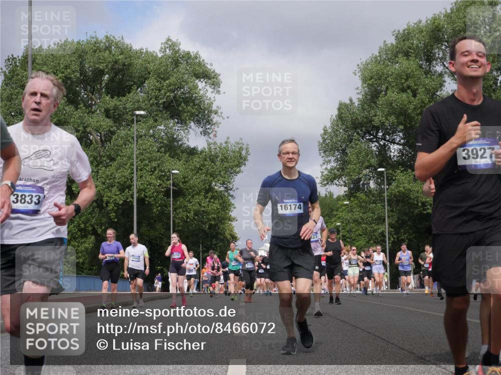 29.06.2025 - hella hamburg halbmarathon Luisa Fischer http://msf.ph/oto/8466072 29.06.2025 10:41:50 Kennedybrücke 3833, 780, 16942, 9350, 2113, 16174, 823, 1721, 711, 3927, 2113, 2151, 3094, 3095, 3242, 3323, 3841, 3927, 5085, 5089, 5155, 5161, 5300, 6199, 6200, 6751, 7117, 7165, 7692, 7849, 7914, 8583, 8635, 8747, 9689 meine-sportfotos.de