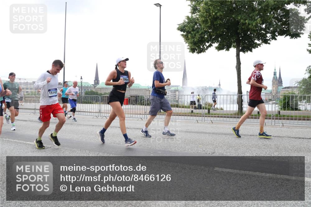 29.06.2025 - hella hamburg halbmarathon Lena Gebhardt http://msf.ph/oto/8466126 29.06.2025 10:32:30 Lombardsbrücke 1857, 15147, 2864, 1199, 1311, 1640, 1987, 2059, 2349, 2943, 3022, 3365, 3653, 3660, 3670, 3707, 3778, 3822, 4314, 4365, 4446, 4605, 4857, 4924, 5496, 5601, 5658, 5743, 5783, 5871, 5941, 6218, 6228, 6252, 6312, 6315, 7135, 7239, 7308, 7309, 7344, 7387, 7468, 7531, 7535, 7570, 7633, 7695, 7702, 7749, 7750, 7789, 8124, 8127, 8175, 8303, 8625, 8787, 8840, 8914, 8993, 9010, 9125, 9188, 9206, 10002, 10013, 10048, 10277 meine-sportfotos.de
