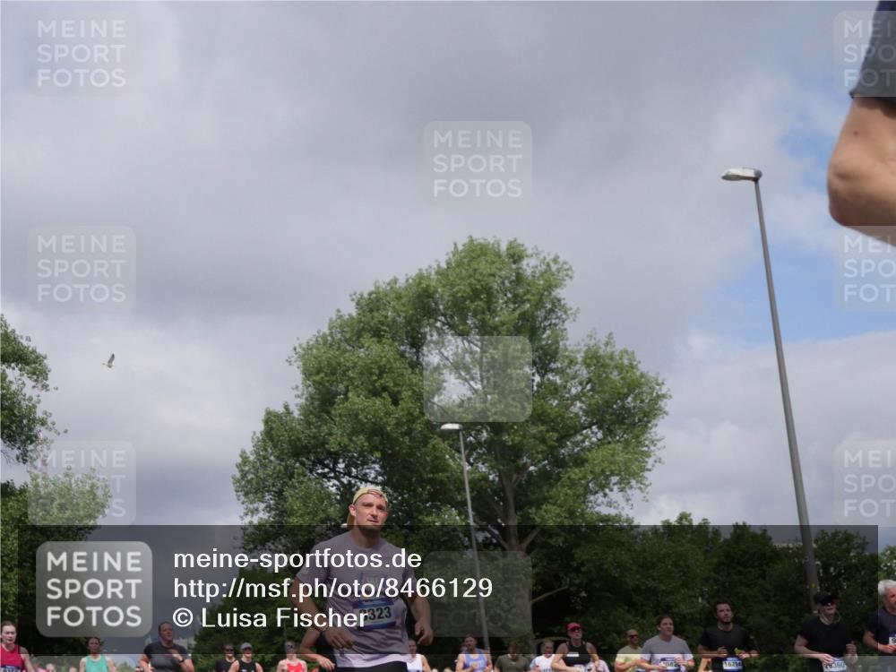 29.06.2025 - hella hamburg halbmarathon Luisa Fischer http://msf.ph/oto/8466129 29.06.2025 10:41:52 Kennedybrücke 3323, 16214, 6360, 1457, 1721, 2113, 2786, 3095, 3242, 3323, 3841, 3927, 4139, 4259, 4260, 5085, 5089, 5155, 5161, 5300, 6199, 6200, 7117, 7165, 7692, 7849, 8583, 8635, 8747, 9004, 9689 meine-sportfotos.de