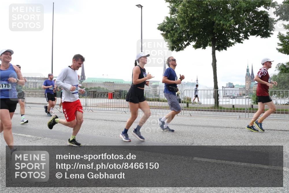 29.06.2025 - hella hamburg halbmarathon Lena Gebhardt http://msf.ph/oto/8466150 29.06.2025 10:32:30 Lombardsbrücke 6175, 104, 129, 1199, 1311, 1640, 1987, 2059, 2349, 2943, 3022, 3365, 3653, 3660, 3670, 3707, 3778, 3822, 4314, 4365, 4446, 4605, 4857, 4924, 5496, 5601, 5658, 5743, 5783, 5871, 5941, 6218, 6228, 6252, 6312, 6315, 7135, 7239, 7308, 7309, 7344, 7387, 7468, 7531, 7535, 7570, 7633, 7695, 7702, 7749, 7750, 7789, 8124, 8127, 8175, 8303, 8625, 8787, 8840, 8914, 8993, 9010, 9125, 9188, 9206, 10002, 10013, 10048, 10277 meine-sportfotos.de