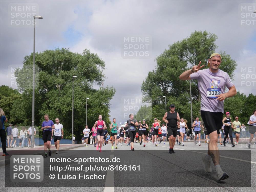 29.06.2025 - hella hamburg halbmarathon Luisa Fischer http://msf.ph/oto/8466161 29.06.2025 10:41:53 Kennedybrücke 16942, 9350, 2113, 3323, 1457, 1721, 2113, 2693, 2786, 3242, 3323, 4139, 4259, 4260, 5085, 5089, 5155, 5161, 6199, 6200, 7117, 7165, 7561, 7692, 7849, 8583, 8635, 8747, 9004, 9689 meine-sportfotos.de