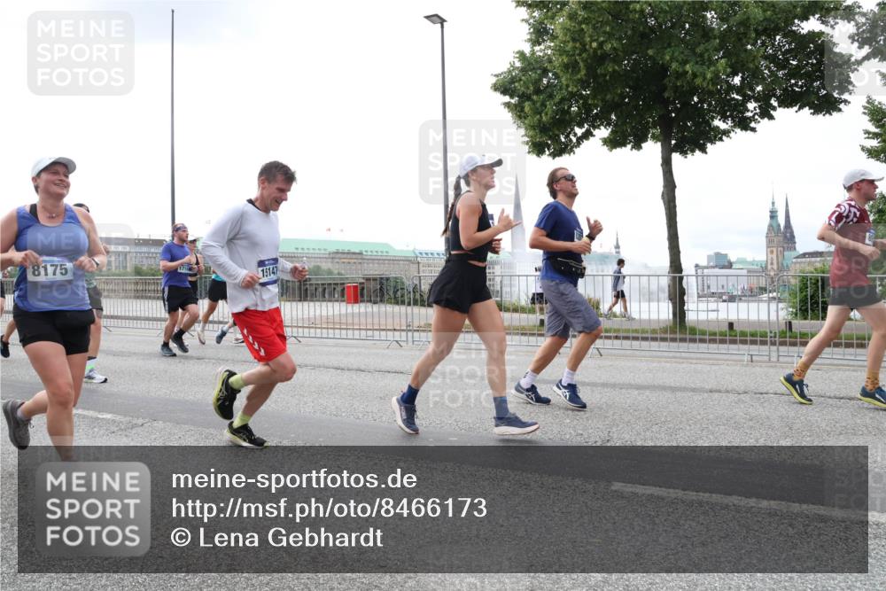 29.06.2025 - hella hamburg halbmarathon Lena Gebhardt http://msf.ph/oto/8466173 29.06.2025 10:32:30 Lombardsbrücke 8175, 15147, 1199, 1311, 1640, 1987, 2059, 2349, 2943, 3022, 3365, 3653, 3660, 3670, 3707, 3778, 3822, 4314, 4365, 4446, 4605, 4857, 4924, 5496, 5601, 5658, 5743, 5783, 5871, 5941, 6218, 6228, 6252, 6312, 6315, 7135, 7239, 7308, 7309, 7344, 7387, 7468, 7531, 7535, 7570, 7633, 7695, 7702, 7749, 7750, 7789, 8124, 8127, 8175, 8303, 8625, 8787, 8840, 8914, 8993, 9010, 9125, 9188, 9206, 10002, 10013, 10048, 10277 meine-sportfotos.de