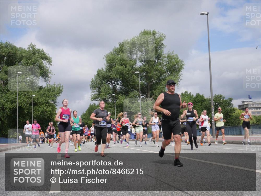 29.06.2025 - hella hamburg halbmarathon Luisa Fischer http://msf.ph/oto/8466215 29.06.2025 10:41:55 Kennedybrücke 9350, 12677, 2113, 5155, 151, 5089, 18471, 15762, 1457, 1721, 2113, 2486, 2693, 2786, 3242, 3323, 4139, 4155, 4259, 4260, 5085, 5089, 5155, 5161, 6199, 6200, 7117, 7165, 7561, 7849, 8583, 8635, 8747, 9004, 9689 meine-sportfotos.de