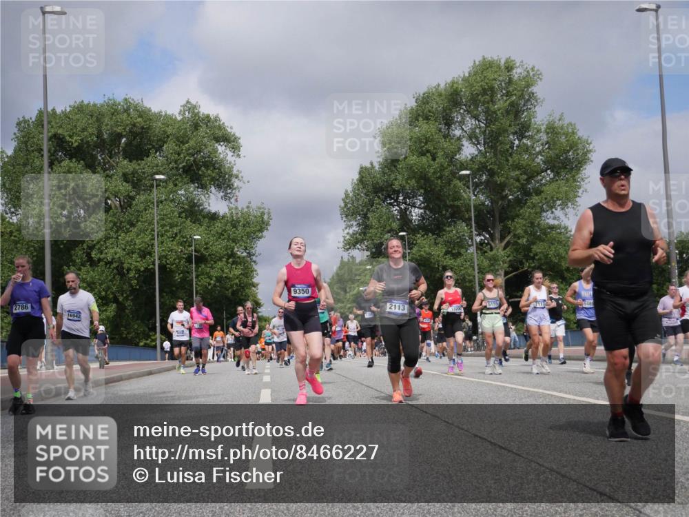 29.06.2025 - hella hamburg halbmarathon Luisa Fischer http://msf.ph/oto/8466227 29.06.2025 10:41:55 Kennedybrücke 2786, 16942, 004, 9350, 2113, 5155, 13200, 71174, 5085, 1457, 1721, 2113, 2486, 2693, 2786, 3242, 3323, 4139, 4155, 4259, 4260, 5085, 5089, 5155, 5161, 6199, 6200, 7117, 7165, 7561, 7849, 8583, 8635, 8747, 9004, 9689 meine-sportfotos.de