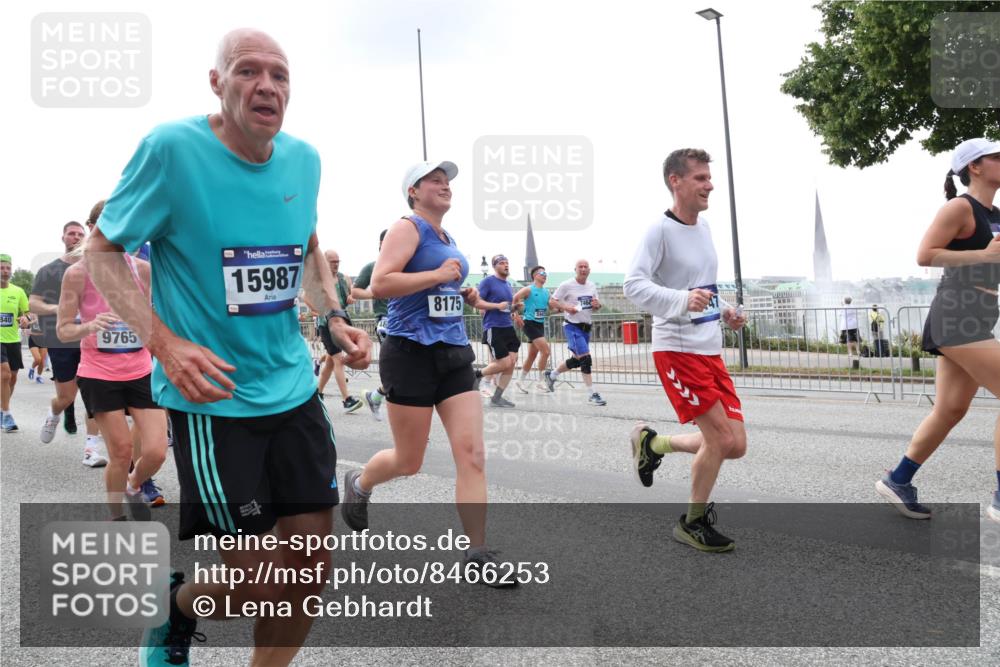 29.06.2025 - hella hamburg halbmarathon Lena Gebhardt http://msf.ph/oto/8466253 29.06.2025 10:32:31 Lombardsbrücke 340, 9765, 15987, 8175, 1199, 1237, 1311, 1640, 1987, 2059, 2349, 2943, 3022, 3365, 3653, 3660, 3670, 3707, 3753, 3778, 3822, 4314, 4365, 4446, 4605, 4857, 4924, 5496, 5658, 5743, 5783, 5871, 5941, 6218, 6228, 6252, 6312, 6315, 7135, 7239, 7308, 7309, 7344, 7387, 7468, 7531, 7535, 7570, 7633, 7702, 7749, 7750, 7789, 8124, 8127, 8175, 8303, 8625, 8787, 8840, 8914, 8993, 9010, 9125, 9188, 9206, 10002, 10013, 10048, 10277 meine-sportfotos.de