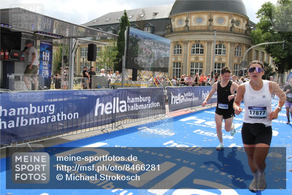 29.06.2025 - hella hamburg halbmarathon Michael Strokosch http://msf.ph/oto/8466281 29.06.2025 10:34:08 Ziel 9345, 9376, 11019, 11202, 11227, 13066, 13493, 13494, 14448, 15268, 16724, 17751, 17877 meine-sportfotos.de
