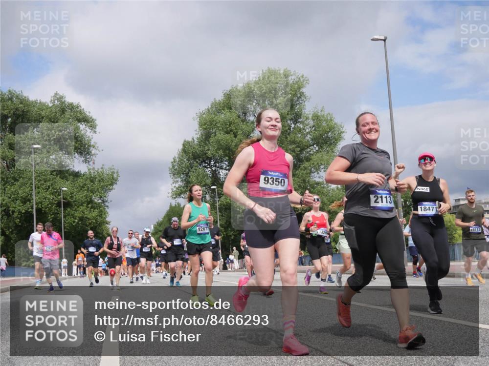 29.06.2025 - hella hamburg halbmarathon Luisa Fischer http://msf.ph/oto/8466293 29.06.2025 10:41:57 Kennedybrücke 174, 7561, 12677, 9350, 1320, 721, 2113, 1847, 15112, 1457, 1721, 2113, 2486, 2693, 2786, 3242, 4139, 4155, 4259, 4260, 5085, 5089, 5155, 5161, 7117, 7561, 8583, 8635, 8747, 9004, 9689 meine-sportfotos.de