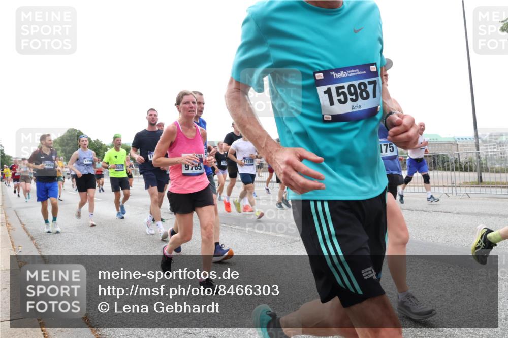 29.06.2025 - hella hamburg halbmarathon Lena Gebhardt http://msf.ph/oto/8466303 29.06.2025 10:32:31 Lombardsbrücke 3959, 8840, 9765, 9765, 14788, 15987, 175, 1199, 1237, 1311, 1640, 1987, 2059, 2349, 2943, 3022, 3365, 3653, 3660, 3670, 3707, 3753, 3778, 3822, 4314, 4365, 4446, 4605, 4857, 4924, 5496, 5658, 5743, 5783, 5871, 5941, 6218, 6228, 6252, 6312, 6315, 7135, 7239, 7308, 7309, 7344, 7387, 7468, 7531, 7535, 7570, 7633, 7702, 7749, 7750, 7789, 8124, 8127, 8175, 8303, 8625, 8787, 8840, 8914, 8993, 9010, 9125, 9188, 9206, 10002, 10013, 10048, 10277 meine-sportfotos.de