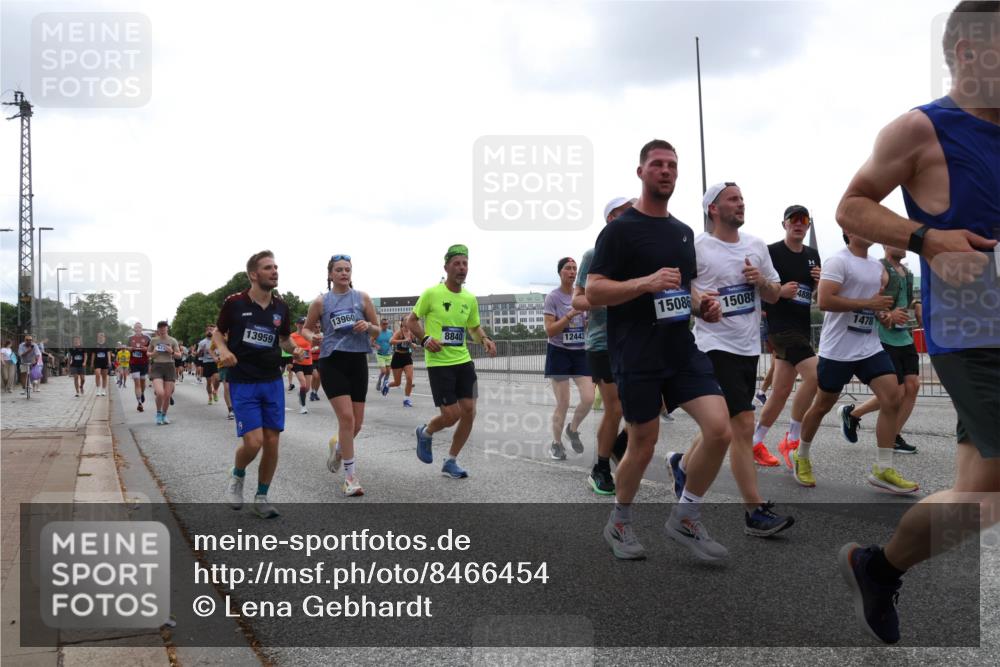29.06.2025 - hella hamburg halbmarathon Lena Gebhardt http://msf.ph/oto/8466454 29.06.2025 10:32:32 Lombardsbrücke 13959, 13960, 15086, 15088, 4888, 8840, 1478, 12443, 1199, 1237, 1311, 1640, 1987, 2059, 2349, 2943, 3022, 3365, 3653, 3660, 3670, 3707, 3753, 3778, 3822, 4314, 4365, 4446, 4605, 4857, 4924, 5496, 5658, 5743, 5783, 5871, 5941, 6218, 6228, 6252, 6312, 6315, 7135, 7239, 7308, 7309, 7387, 7468, 7531, 7535, 7570, 7633, 7702, 7749, 7750, 7789, 8124, 8127, 8175, 8303, 8625, 8787, 8840, 8914, 8993, 9010, 9125, 9188, 9206, 10002, 10013, 10048, 10277 meine-sportfotos.de