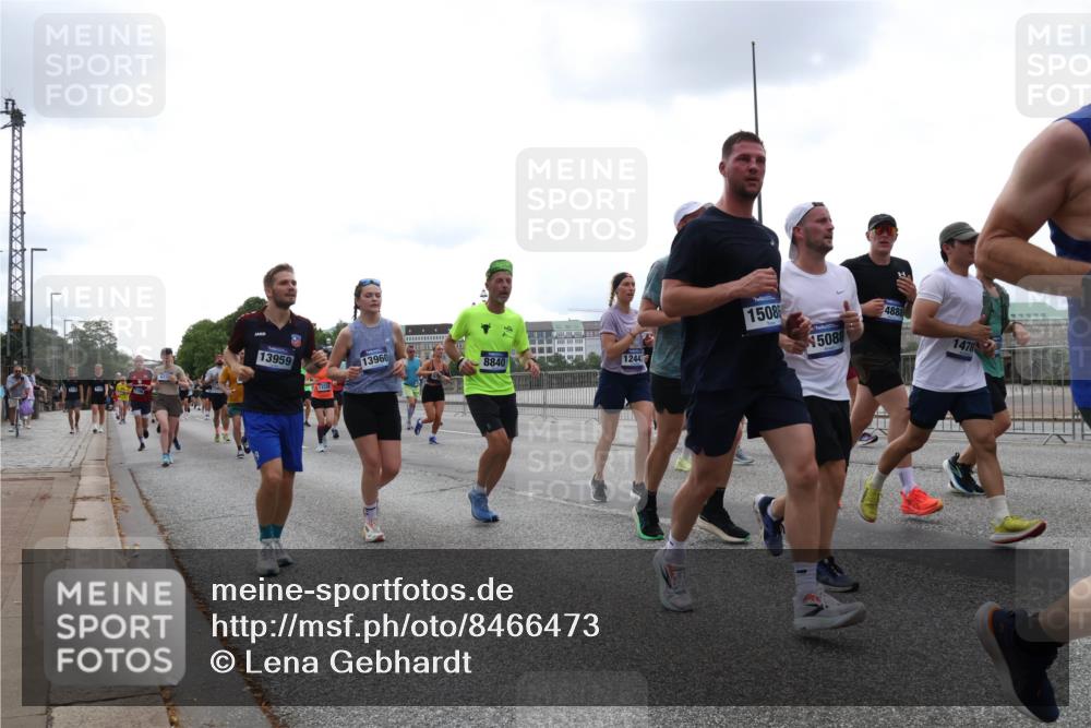 29.06.2025 - hella hamburg halbmarathon Lena Gebhardt http://msf.ph/oto/8466473 29.06.2025 10:32:32 Lombardsbrücke 15086, 13950, 1508, 1199, 1237, 1311, 1640, 1987, 2059, 2349, 2943, 3022, 3365, 3653, 3660, 3670, 3707, 3753, 3778, 3822, 4314, 4365, 4446, 4605, 4857, 4924, 5496, 5658, 5743, 5783, 5871, 5941, 6218, 6228, 6252, 6312, 6315, 7135, 7239, 7308, 7309, 7387, 7468, 7531, 7535, 7570, 7633, 7702, 7749, 7750, 7789, 8124, 8127, 8175, 8303, 8625, 8787, 8840, 8914, 8993, 9010, 9125, 9188, 9206, 10002, 10013, 10048, 10277 meine-sportfotos.de