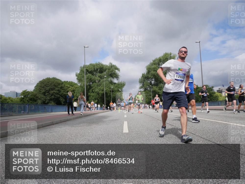 29.06.2025 - hella hamburg halbmarathon Luisa Fischer http://msf.ph/oto/8466534 29.06.2025 10:42:04 Kennedybrücke 12028, 644, 1457, 1721, 2486, 2693, 2786, 3216, 3726, 4139, 4155, 4259, 4260, 5684, 7561, 9004 meine-sportfotos.de