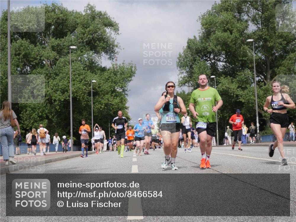 29.06.2025 - hella hamburg halbmarathon Luisa Fischer http://msf.ph/oto/8466584 29.06.2025 10:42:06 Kennedybrücke 3216, 2576, 12577, 1726, 145, 1856, 2486, 2693, 3216, 3726, 4155, 5617, 5684, 7561 meine-sportfotos.de