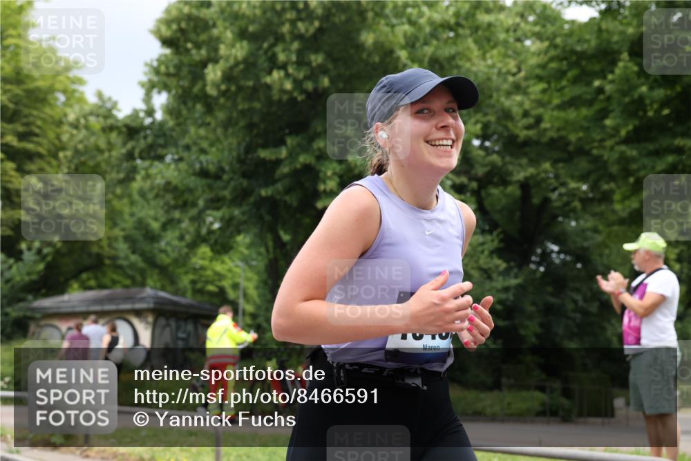 29.06.2025 - hella hamburg halbmarathon Yannick Fuchs http://msf.ph/oto/8466591 29.06.2025 10:57:20 20KM 1126, 1184, 1722, 1724, 1881, 1940, 1992, 2424, 3360, 4370, 4538, 4665, 5058, 5511, 5653, 5708, 5734, 6142, 6631, 7243, 7333, 8176, 8469, 8478, 8822, 9124, 9439, 9554, 9681, 9899, 10128, 10866, 11402, 12513, 13528, 13551, 14313, 15137, 15516, 15550, 16371, 16420, 16478, 16540, 16872, 17045, 17757, 17890, 17894, 18028, 18122, 18355, 18359, 18452, 18999, 19241 meine-sportfotos.de