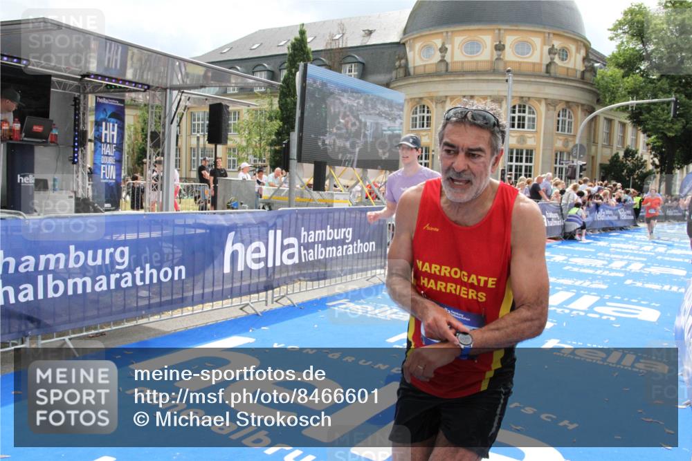 29.06.2025 - hella hamburg halbmarathon Michael Strokosch http://msf.ph/oto/8466601 29.06.2025 10:34:14 Ziel 7884, 7901, 9376, 11202, 13066, 17751, 18906 meine-sportfotos.de