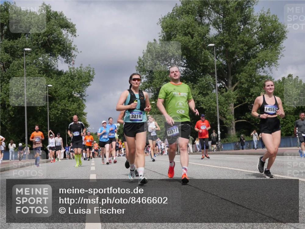 29.06.2025 - hella hamburg halbmarathon Luisa Fischer http://msf.ph/oto/8466602 29.06.2025 10:42:07 Kennedybrücke 1966, 2576, 17, 3216, 12577, 3726, 14557, 1856, 2486, 3216, 3726, 4155, 5617, 5684, 7589 meine-sportfotos.de
