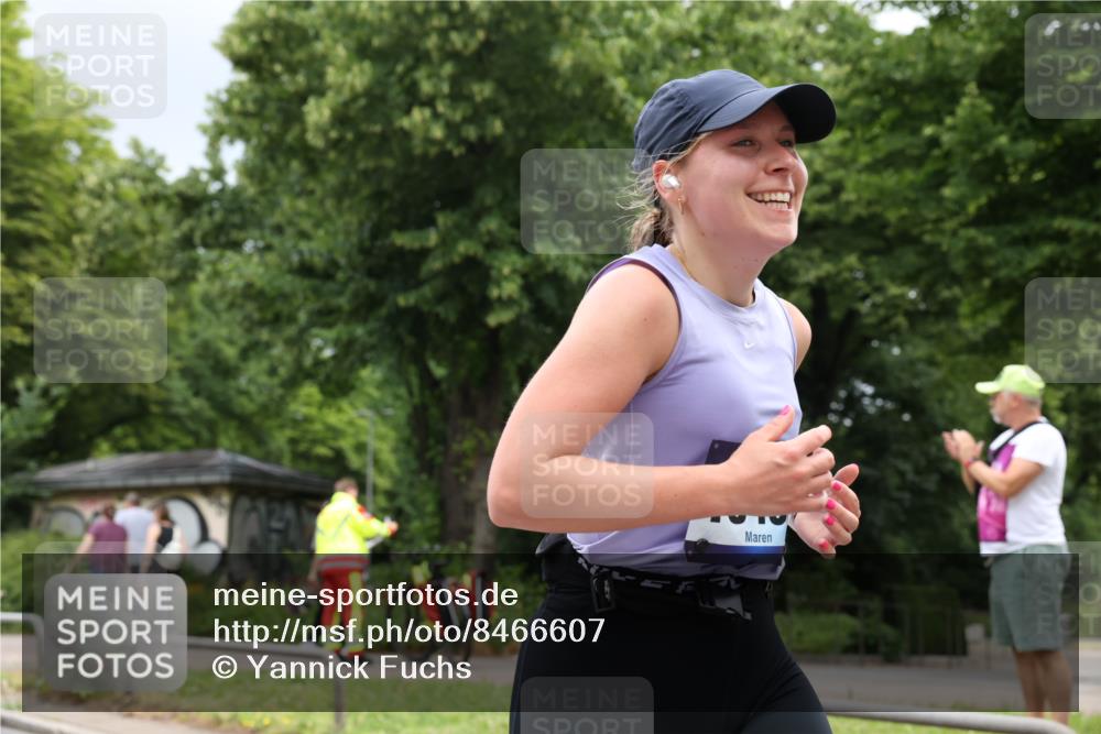 29.06.2025 - hella hamburg halbmarathon Yannick Fuchs http://msf.ph/oto/8466607 29.06.2025 10:57:20 20KM 1126, 1184, 1722, 1724, 1881, 1940, 1992, 2424, 3360, 4370, 4538, 4665, 5058, 5511, 5653, 5708, 5734, 6142, 6631, 7243, 7333, 8176, 8469, 8478, 8822, 9124, 9439, 9554, 9681, 9899, 10128, 10866, 11402, 12513, 13528, 13551, 14313, 15137, 15516, 15550, 16371, 16420, 16478, 16540, 16872, 17045, 17757, 17890, 17894, 18028, 18122, 18355, 18359, 18452, 18999, 19241 meine-sportfotos.de