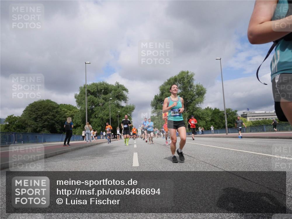 29.06.2025 - hella hamburg halbmarathon Luisa Fischer http://msf.ph/oto/8466694 29.06.2025 10:42:09 Kennedybrücke 2576, 1646, 1856, 3216, 3307, 3726, 5617, 5684, 7589 meine-sportfotos.de
