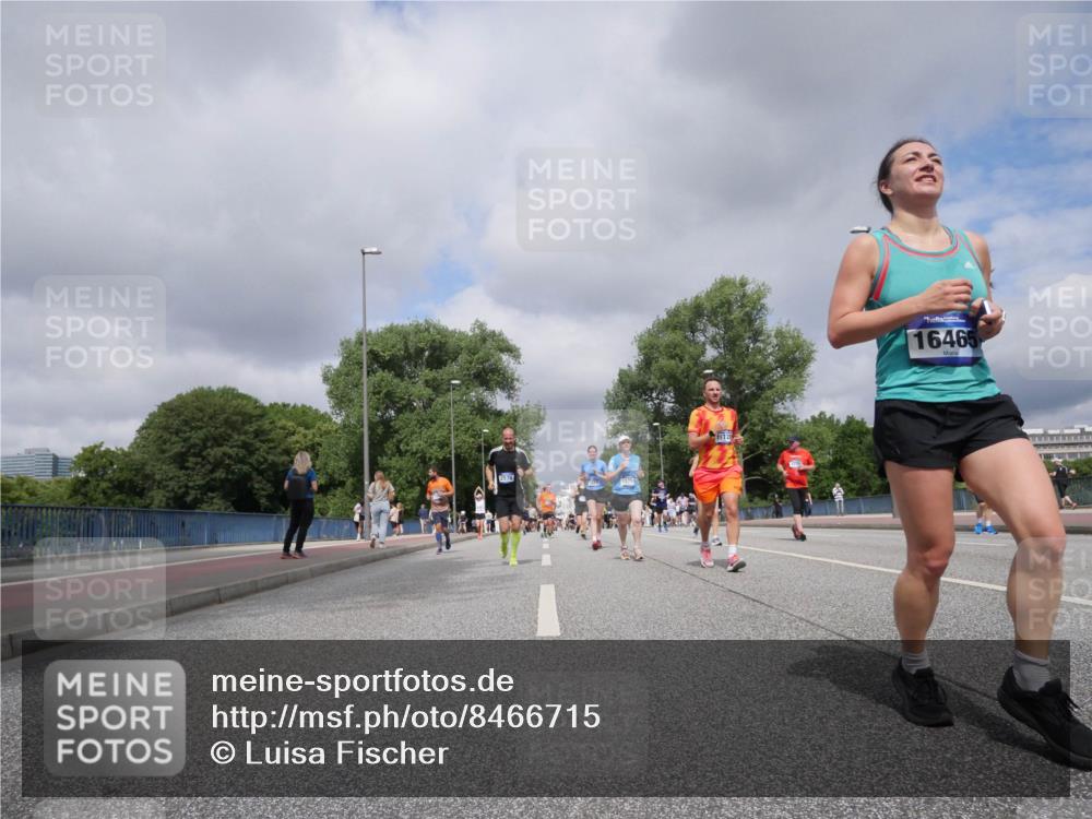 29.06.2025 - hella hamburg halbmarathon Luisa Fischer http://msf.ph/oto/8466715 29.06.2025 10:42:10 Kennedybrücke 2576, 1172, 16465, 1856, 3216, 3307, 3726, 4964, 5617, 5684, 7589 meine-sportfotos.de
