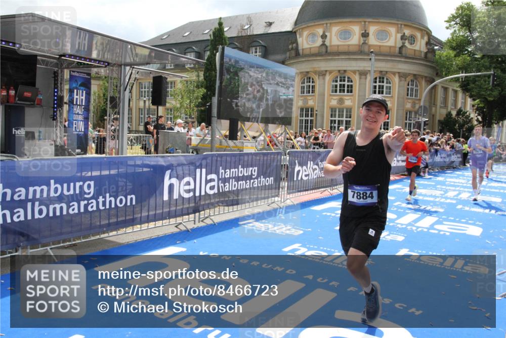 29.06.2025 - hella hamburg halbmarathon Michael Strokosch http://msf.ph/oto/8466723 29.06.2025 10:34:17 Ziel 1080, 3005, 7884, 7901, 14784, 18906 meine-sportfotos.de