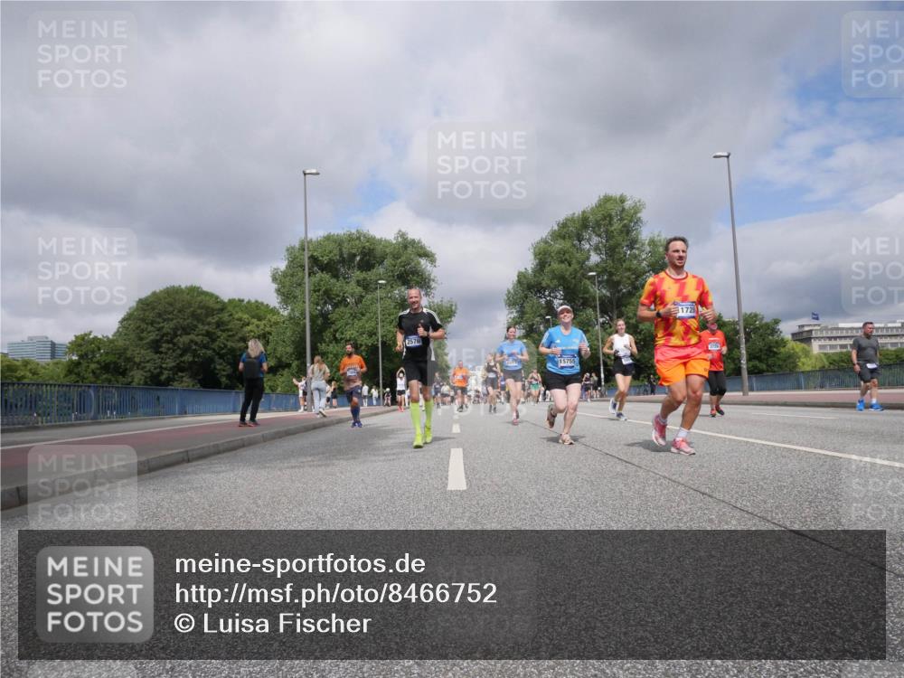 29.06.2025 - hella hamburg halbmarathon Luisa Fischer http://msf.ph/oto/8466752 29.06.2025 10:42:11 Kennedybrücke 2576, 15755, 1728, 3726, 1856, 3216, 3307, 3726, 4603, 4964, 5617, 5684, 5735, 7589 meine-sportfotos.de