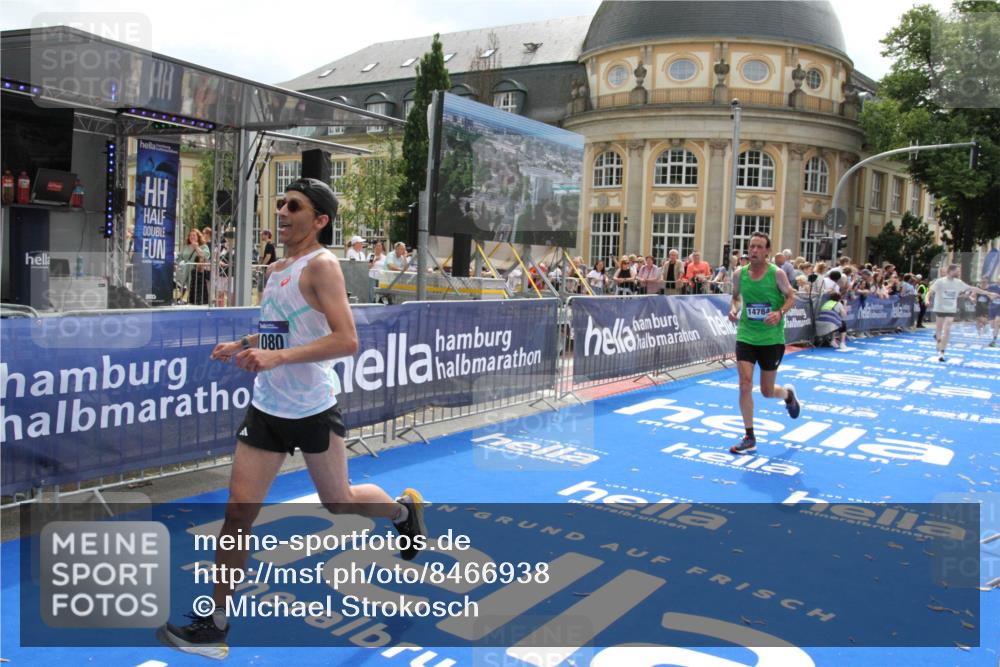 29.06.2025 - hella hamburg halbmarathon Michael Strokosch http://msf.ph/oto/8466938 29.06.2025 10:34:22 Ziel 1002, 1080, 3005, 14784, 16417 meine-sportfotos.de