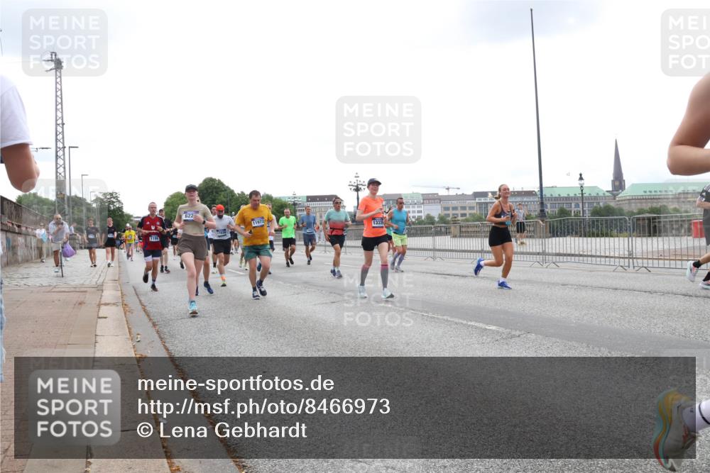 29.06.2025 - hella hamburg halbmarathon Lena Gebhardt http://msf.ph/oto/8466973 29.06.2025 10:32:34 Lombardsbrücke 1199, 622, 11972, 13335, 1199, 1237, 1640, 1987, 2059, 2349, 2943, 3022, 3365, 3422, 3653, 3660, 3670, 3707, 3753, 3778, 3822, 4314, 4365, 4446, 4605, 4857, 4924, 5496, 5658, 5743, 5783, 5871, 5941, 6218, 6228, 6252, 6312, 6315, 7135, 7239, 7308, 7309, 7387, 7468, 7531, 7535, 7570, 7633, 7702, 7749, 7750, 8124, 8127, 8175, 8303, 8625, 8787, 8840, 8914, 8993, 9010, 9125, 9188, 9206, 10002, 10013, 10048, 10277 meine-sportfotos.de