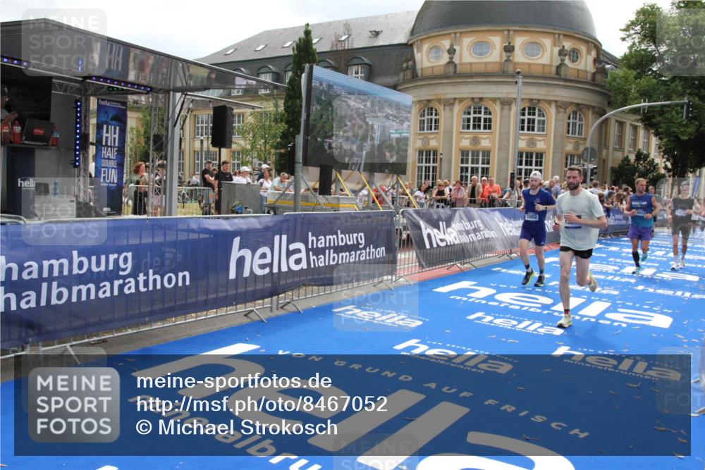 29.06.2025 - hella hamburg halbmarathon Michael Strokosch http://msf.ph/oto/8467052 29.06.2025 10:34:26 Ziel 1002, 5550, 9686, 14784, 16417, 18099 meine-sportfotos.de