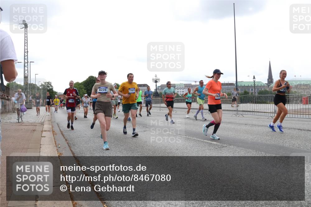 29.06.2025 - hella hamburg halbmarathon Lena Gebhardt http://msf.ph/oto/8467080 29.06.2025 10:32:35 Lombardsbrücke 1199, 6228, 11972, 5783, 1199, 1237, 1640, 1987, 2059, 2349, 2943, 3022, 3365, 3422, 3653, 3660, 3670, 3707, 3753, 3778, 3822, 4314, 4365, 4446, 4605, 4857, 4924, 5496, 5658, 5743, 5783, 5871, 5941, 6218, 6228, 6252, 6312, 6315, 7135, 7239, 7308, 7309, 7387, 7468, 7531, 7535, 7633, 7702, 7749, 7750, 8124, 8127, 8175, 8303, 8625, 8787, 8840, 8914, 8993, 9010, 9125, 9188, 9206, 10002, 10013, 10048, 10277 meine-sportfotos.de