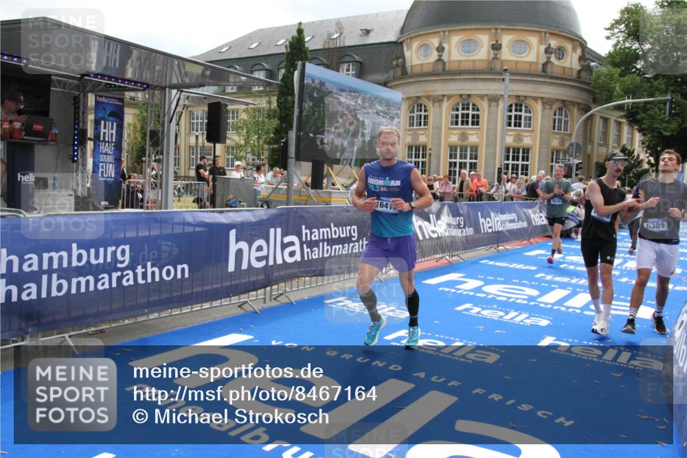 29.06.2025 - hella hamburg halbmarathon Michael Strokosch http://msf.ph/oto/8467164 29.06.2025 10:34:28 Ziel 1002, 5550, 6305, 9686, 13618, 16417, 18099 meine-sportfotos.de