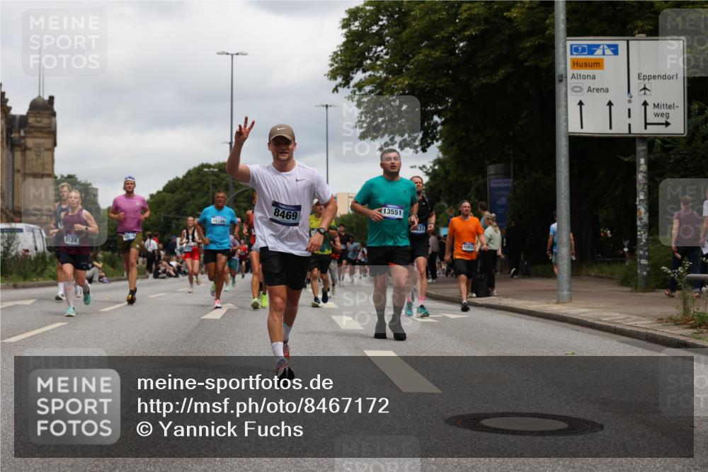29.06.2025 - hella hamburg halbmarathon Yannick Fuchs http://msf.ph/oto/8467172 29.06.2025 10:57:23 20KM 1184, 1316, 1722, 1724, 1940, 1992, 2424, 3360, 4370, 4665, 5058, 5305, 5511, 5653, 5734, 6142, 6631, 7243, 7333, 8469, 8478, 8822, 9124, 9439, 9554, 9681, 9899, 10128, 10766, 10866, 11402, 11527, 12513, 13528, 13551, 14313, 15137, 15516, 15550, 16371, 16478, 16872, 17071, 17757, 17890, 17894, 18028, 18122, 18355, 18359, 18452, 19241 meine-sportfotos.de