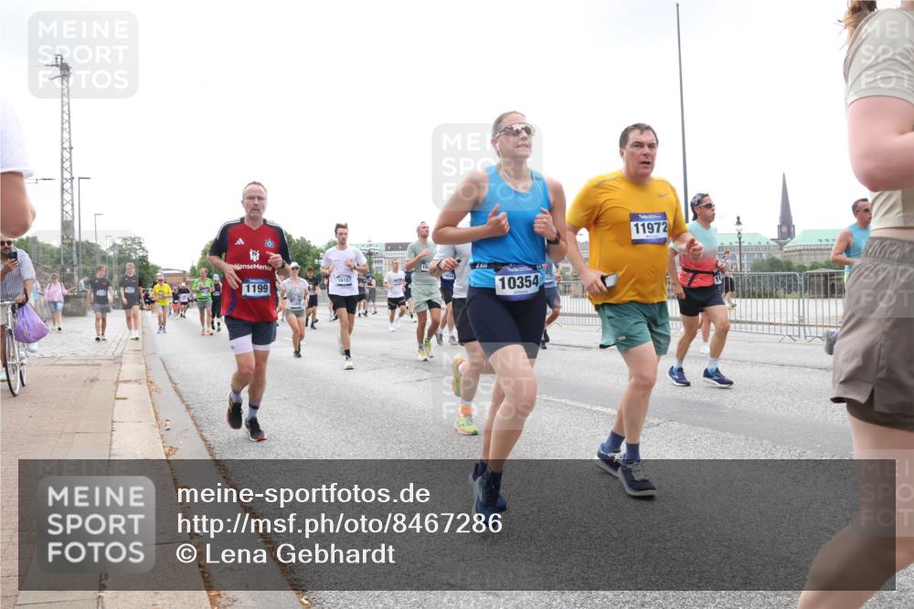 29.06.2025 - hella hamburg halbmarathon Lena Gebhardt http://msf.ph/oto/8467286 29.06.2025 10:32:37 Lombardsbrücke 1199, 16187, 15, 10354, 11972, 1078, 1199, 1237, 1640, 1732, 1987, 2059, 2276, 2349, 2943, 3022, 3365, 3422, 3653, 3660, 3670, 3707, 3753, 3778, 4314, 4365, 4446, 4605, 4857, 5496, 5658, 5743, 5783, 5871, 5941, 6040, 6218, 6228, 6252, 6312, 6315, 7239, 7308, 7309, 7387, 7468, 7531, 7535, 7633, 7702, 7749, 7750, 8124, 8127, 8175, 8303, 8625, 8787, 8839, 8840, 8914, 8993, 9010, 9034, 9125, 9188, 9206, 9542, 10002, 10013, 10048, 10277, 11756 meine-sportfotos.de