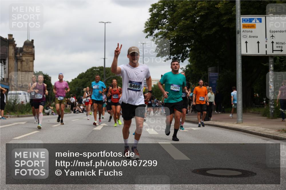 29.06.2025 - hella hamburg halbmarathon Yannick Fuchs http://msf.ph/oto/8467299 29.06.2025 10:57:23 20KM 1184, 1316, 1722, 1724, 1940, 1992, 2424, 3360, 4370, 4665, 5058, 5305, 5511, 5653, 5734, 6142, 6631, 7243, 7333, 8469, 8478, 8822, 9124, 9439, 9554, 9681, 9899, 10128, 10766, 10866, 11402, 11527, 12513, 13528, 13551, 14313, 15137, 15516, 15550, 16371, 16478, 16872, 17071, 17757, 17890, 17894, 18028, 18122, 18355, 18359, 18452, 19241 meine-sportfotos.de