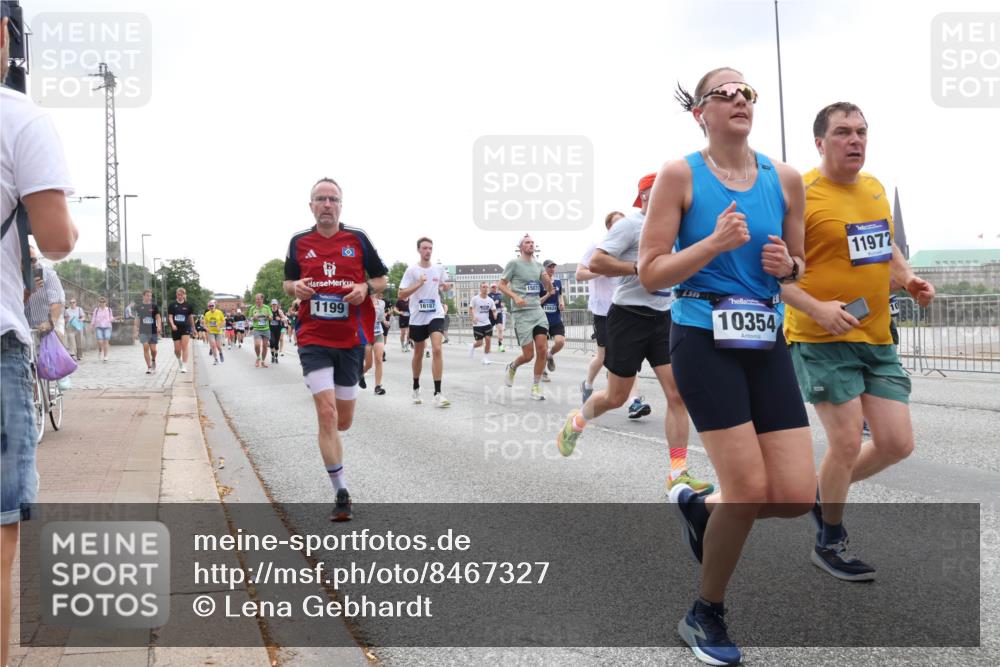 29.06.2025 - hella hamburg halbmarathon Lena Gebhardt http://msf.ph/oto/8467327 29.06.2025 10:32:37 Lombardsbrücke 15071, 1199, 16187, 10354, 11972, 1078, 1199, 1237, 1640, 1732, 1987, 2059, 2276, 2349, 2943, 3022, 3365, 3422, 3653, 3660, 3670, 3707, 3753, 3778, 4314, 4365, 4446, 4605, 4857, 5496, 5658, 5743, 5783, 5871, 5941, 6040, 6218, 6228, 6252, 6312, 6315, 7239, 7308, 7309, 7387, 7468, 7531, 7535, 7633, 7702, 7749, 7750, 8124, 8127, 8175, 8303, 8625, 8787, 8839, 8840, 8914, 8993, 9010, 9034, 9125, 9188, 9206, 9542, 10002, 10013, 10048, 10277, 11756 meine-sportfotos.de