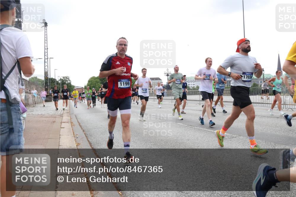 29.06.2025 - hella hamburg halbmarathon Lena Gebhardt http://msf.ph/oto/8467365 29.06.2025 10:32:37 Lombardsbrücke 1199, 16187, 15071, 15847, 17034, 1078, 1199, 1237, 1640, 1732, 1987, 2059, 2276, 2349, 2943, 3022, 3365, 3422, 3653, 3660, 3670, 3707, 3753, 3778, 4314, 4365, 4446, 4605, 4857, 5496, 5658, 5743, 5783, 5871, 5941, 6040, 6218, 6228, 6252, 6312, 6315, 7239, 7308, 7309, 7387, 7468, 7531, 7535, 7633, 7702, 7749, 7750, 8124, 8127, 8175, 8303, 8625, 8787, 8839, 8840, 8914, 8993, 9010, 9034, 9125, 9188, 9206, 9542, 10002, 10013, 10048, 10277, 11756 meine-sportfotos.de