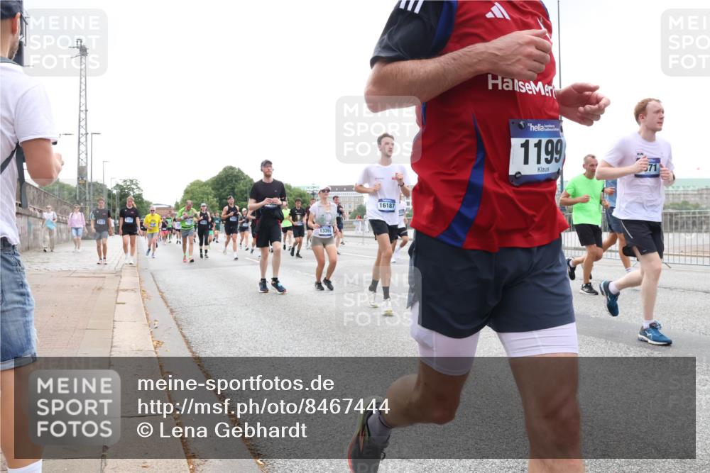 29.06.2025 - hella hamburg halbmarathon Lena Gebhardt http://msf.ph/oto/8467444 29.06.2025 10:32:38 Lombardsbrücke 6718, 13391, 16187, 1199, 1078, 1199, 1237, 1640, 1732, 1987, 2059, 2276, 2349, 2943, 3022, 3365, 3422, 3653, 3660, 3670, 3707, 3753, 3778, 4314, 4365, 4446, 4605, 4857, 5658, 5743, 5783, 5871, 5941, 6040, 6218, 6228, 6252, 6312, 6315, 6861, 7239, 7308, 7309, 7387, 7468, 7531, 7535, 7633, 7702, 7749, 7750, 8124, 8127, 8170, 8175, 8303, 8625, 8787, 8839, 8840, 8914, 8993, 9010, 9034, 9125, 9188, 9206, 9542, 10002, 10013, 10048, 10277, 11756 meine-sportfotos.de
