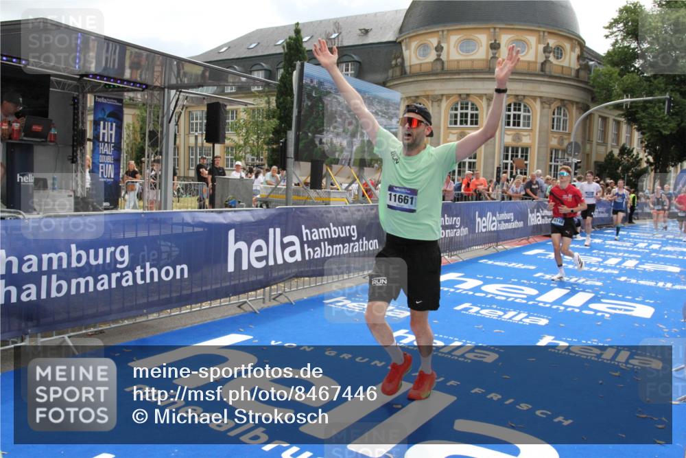 29.06.2025 - hella hamburg halbmarathon Michael Strokosch http://msf.ph/oto/8467446 29.06.2025 10:34:40 Ziel 6169, 6878, 8395, 11230, 11661, 14289, 15887, 16148, 18026 meine-sportfotos.de