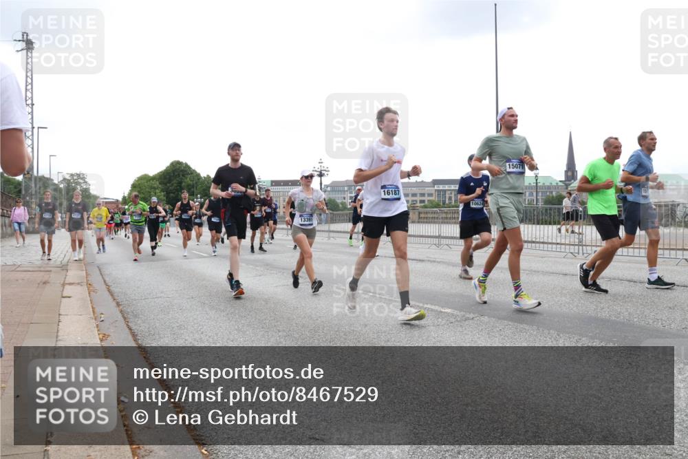29.06.2025 - hella hamburg halbmarathon Lena Gebhardt http://msf.ph/oto/8467529 29.06.2025 10:32:39 Lombardsbrücke 6718, 16727, 13391, 16187, 10624, 15071, 15, 1078, 1199, 1237, 1640, 1732, 1987, 2059, 2276, 2349, 2943, 3022, 3365, 3422, 3653, 3660, 3670, 3707, 3708, 3753, 3778, 4314, 4365, 4446, 4605, 4857, 5658, 5743, 5783, 5871, 5941, 6040, 6228, 6312, 6315, 6861, 7308, 7309, 7387, 7468, 7531, 7633, 7702, 7749, 7750, 8124, 8127, 8170, 8175, 8303, 8625, 8787, 8839, 8840, 8914, 8993, 9010, 9034, 9125, 9188, 9206, 9542, 10002, 10013, 10048, 10277, 11756, 12423, 12424 meine-sportfotos.de