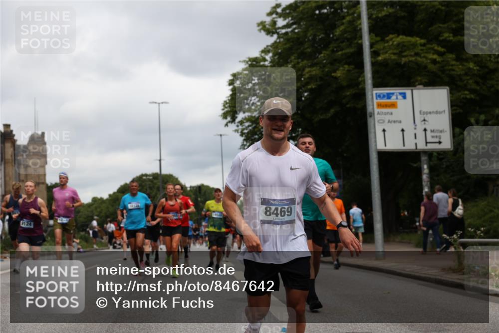 29.06.2025 - hella hamburg halbmarathon Yannick Fuchs http://msf.ph/oto/8467642 29.06.2025 10:57:24 20KM 1184, 1316, 1722, 1724, 1940, 1992, 2424, 3360, 4370, 4665, 5058, 5305, 5511, 5734, 6142, 6631, 7243, 7333, 8469, 8478, 8822, 9124, 9439, 9681, 9899, 10128, 10766, 10866, 11402, 11527, 12513, 13528, 13551, 14313, 15137, 15516, 15550, 16371, 16478, 16639, 16872, 17071, 17757, 17890, 17894, 18028, 18122, 18355, 18359, 18452 meine-sportfotos.de