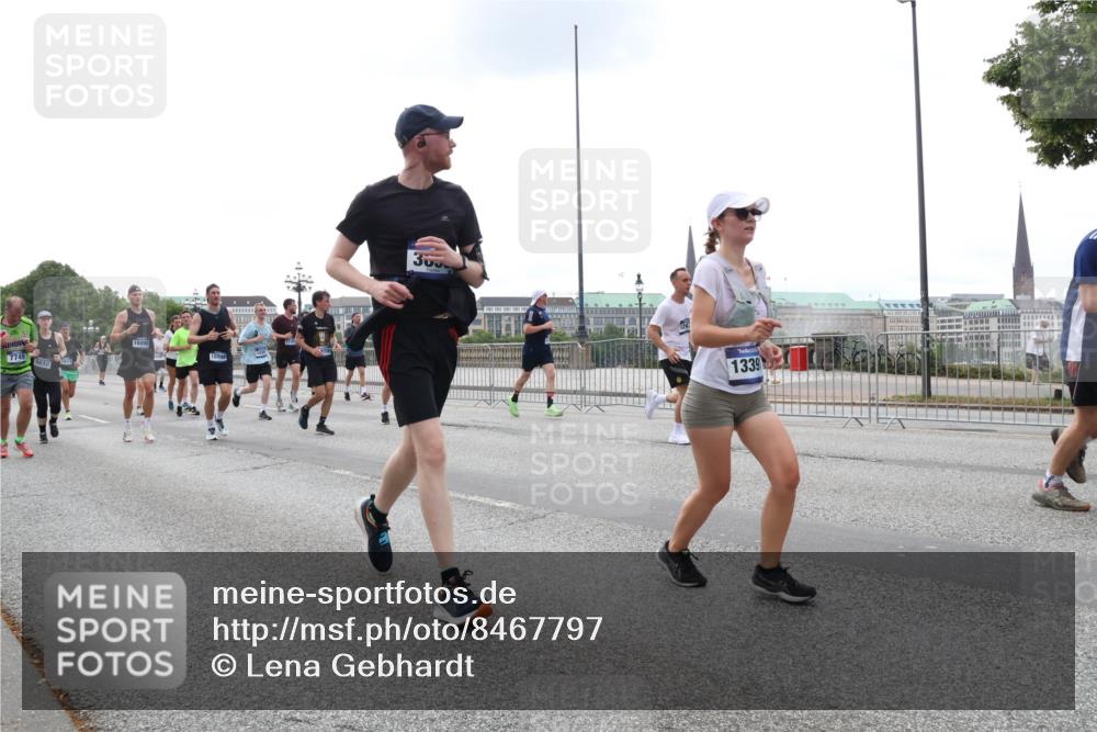 29.06.2025 - hella hamburg halbmarathon Lena Gebhardt http://msf.ph/oto/8467797 29.06.2025 10:32:40 Lombardsbrücke 7749, 9010, 16999, 300, 1339, 1078, 1199, 1237, 1640, 1732, 1987, 2059, 2276, 2349, 2943, 3022, 3365, 3422, 3653, 3660, 3670, 3707, 3708, 3753, 3778, 4365, 4446, 4555, 4605, 4857, 5783, 5871, 5941, 6040, 6228, 6312, 6315, 6861, 7308, 7309, 7387, 7468, 7531, 7633, 7702, 7749, 7750, 8124, 8127, 8170, 8175, 8303, 8625, 8787, 8839, 8840, 8914, 8993, 9010, 9034, 9125, 9188, 9206, 9542, 9768, 10002, 10013, 10048, 10277, 11756, 12423, 12424 meine-sportfotos.de
