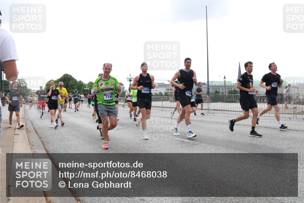 29.06.2025 - hella hamburg halbmarathon Lena Gebhardt http://msf.ph/oto/8468038 29.06.2025 10:32:42 Lombardsbrücke 6727, 6718, 7749, 16898, 1699, 10470, 1078, 1199, 1237, 1640, 1732, 2059, 2276, 3022, 3365, 3422, 3653, 3660, 3670, 3707, 3708, 3753, 3778, 4365, 4446, 4555, 4857, 5783, 5871, 5941, 6040, 6228, 6312, 6315, 6861, 7308, 7309, 7387, 7468, 7531, 7633, 7702, 7749, 7750, 8124, 8127, 8170, 8175, 8303, 8625, 8787, 8839, 8840, 8914, 8993, 9010, 9034, 9125, 9188, 9206, 9471, 9542, 9768, 10002, 10013, 10048, 10277, 11756, 12423, 12424 meine-sportfotos.de