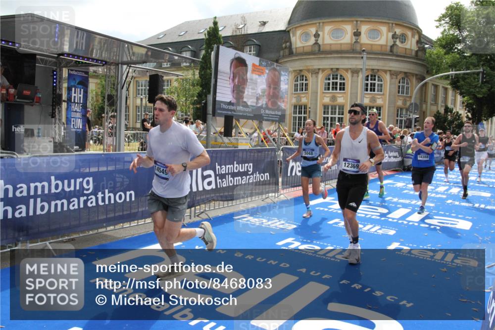29.06.2025 - hella hamburg halbmarathon Michael Strokosch http://msf.ph/oto/8468083 29.06.2025 10:34:50 Ziel 1217, 1562, 2879, 5048, 5152, 5554, 7466, 12204, 12369, 14388, 14549, 14603, 14629, 14952, 15991, 17014, 18237, 18419 meine-sportfotos.de