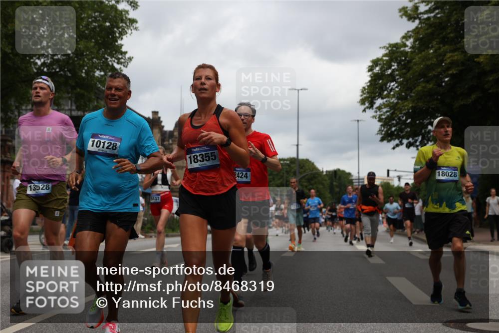 29.06.2025 - hella hamburg halbmarathon Yannick Fuchs http://msf.ph/oto/8468319 29.06.2025 10:57:27 20KM 1184, 1316, 1722, 1724, 1940, 1992, 2424, 3360, 4370, 4665, 5305, 5511, 5734, 6631, 7243, 7333, 8469, 8478, 8822, 9124, 9439, 9681, 9899, 10128, 10705, 10766, 10866, 11402, 11527, 11657, 11771, 12315, 12316, 12513, 13171, 13528, 13551, 14313, 15137, 15516, 15550, 16371, 16426, 16478, 16639, 16872, 17071, 17757, 17890, 17894, 18028, 18122, 18355, 18452 meine-sportfotos.de