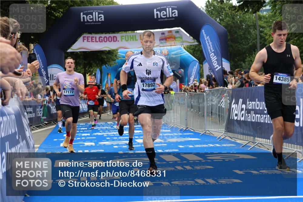 29.06.2025 - hella hamburg halbmarathon Strokosch-Dieckow http://msf.ph/oto/8468331 29.06.2025 10:46:52 Ziel 1139, 1689, 4091, 10122, 11858, 13728, 13940, 14385, 14449, 14541, 14594, 15900, 16081, 17172, 17353, 17492, 17669, 17892, 17979, 19105 meine-sportfotos.de