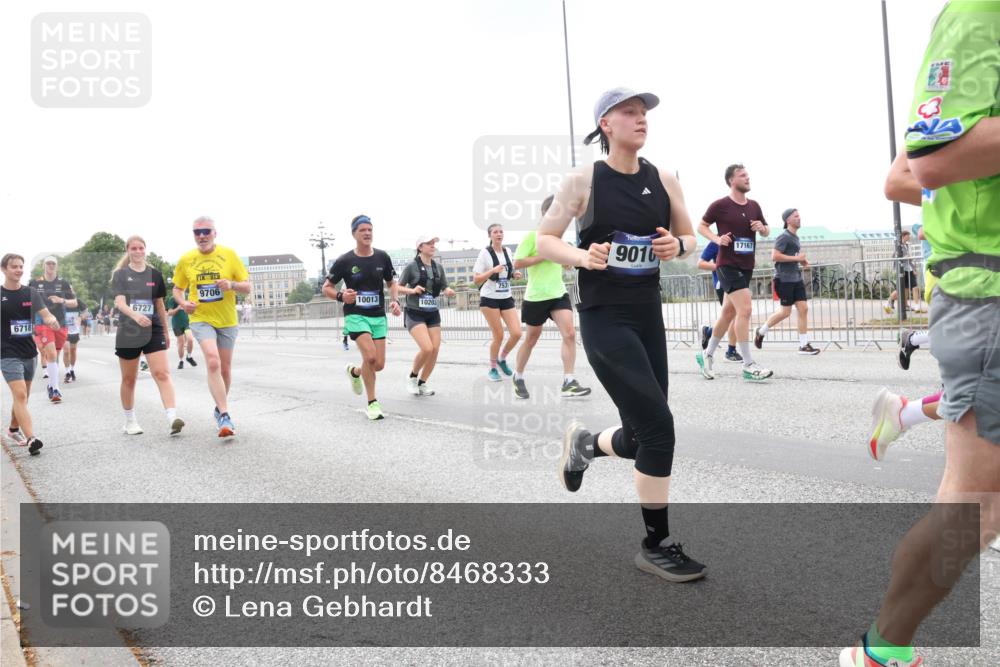 29.06.2025 - hella hamburg halbmarathon Lena Gebhardt http://msf.ph/oto/8468333 29.06.2025 10:32:44 Lombardsbrücke 9706, 10013, 6727, 10203, 6718, 7531, 9016, 17167, 1078, 1199, 1237, 1640, 1732, 2059, 2276, 2959, 3365, 3391, 3422, 3653, 3660, 3670, 3707, 3708, 3753, 3778, 4096, 4365, 4446, 4555, 4857, 5110, 5783, 5871, 5941, 6040, 6228, 6312, 6315, 6861, 7308, 7309, 7387, 7468, 7531, 7633, 7702, 7749, 7750, 7982, 8124, 8127, 8170, 8303, 8625, 8787, 8839, 8840, 8914, 8993, 9010, 9034, 9125, 9143, 9188, 9206, 9471, 9542, 9768, 10002, 10013, 10048, 10277, 11260, 11756, 12423, 12424 meine-sportfotos.de