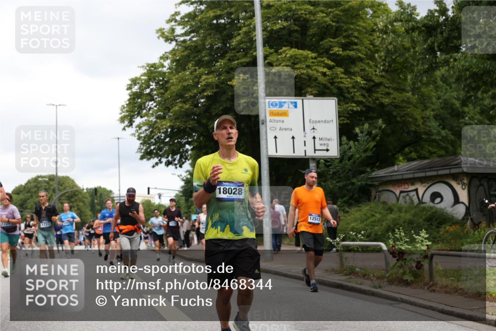29.06.2025 - hella hamburg halbmarathon Yannick Fuchs http://msf.ph/oto/8468344 29.06.2025 10:57:28 20KM 1184, 1316, 1722, 1724, 1940, 1992, 2424, 3360, 4370, 4665, 5305, 5511, 5734, 6631, 7243, 7333, 8469, 8822, 9124, 9439, 9681, 9899, 10128, 10705, 10766, 10866, 11527, 11657, 11771, 12315, 12316, 12513, 13171, 13528, 13551, 14135, 14313, 14493, 15137, 15516, 15550, 16426, 16478, 16639, 16872, 17071, 17437, 17757, 17890, 17894, 18028, 18122, 18355, 18452 meine-sportfotos.de
