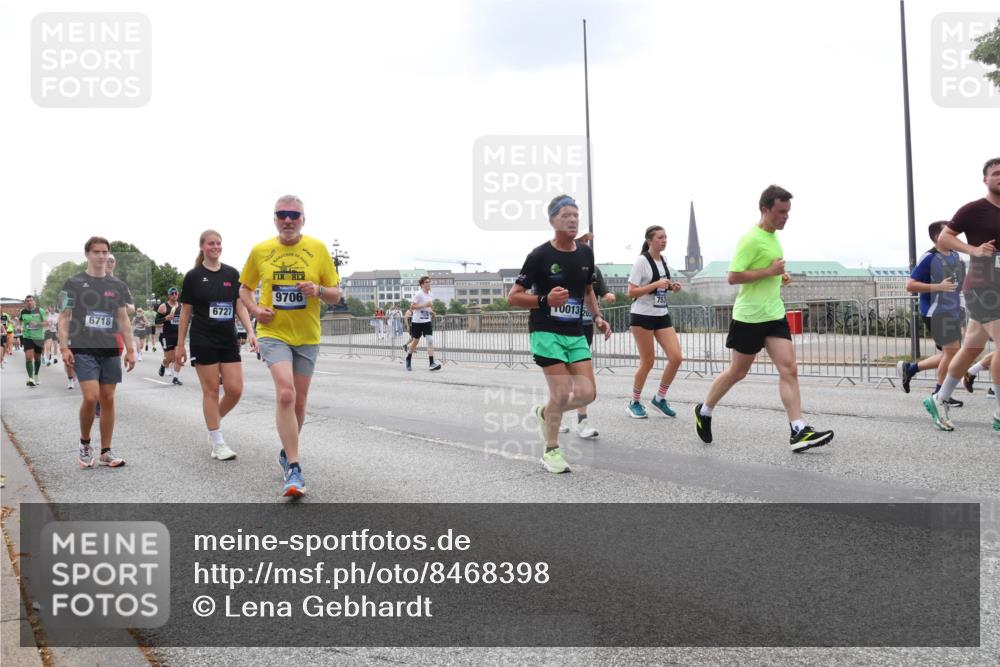 29.06.2025 - hella hamburg halbmarathon Lena Gebhardt http://msf.ph/oto/8468398 29.06.2025 10:32:44 Lombardsbrücke 6727, 9706, 0013, 6718, 1078, 1199, 1237, 1640, 1732, 2059, 2276, 2959, 3365, 3391, 3422, 3653, 3660, 3670, 3707, 3708, 3753, 3778, 4096, 4365, 4446, 4555, 4857, 5110, 5783, 5871, 5941, 6040, 6228, 6312, 6315, 6861, 7308, 7309, 7387, 7468, 7531, 7633, 7702, 7749, 7750, 7982, 8124, 8127, 8170, 8303, 8625, 8787, 8839, 8840, 8914, 8993, 9010, 9034, 9125, 9143, 9188, 9206, 9471, 9542, 9768, 10002, 10013, 10048, 10277, 11260, 11756, 12423, 12424 meine-sportfotos.de